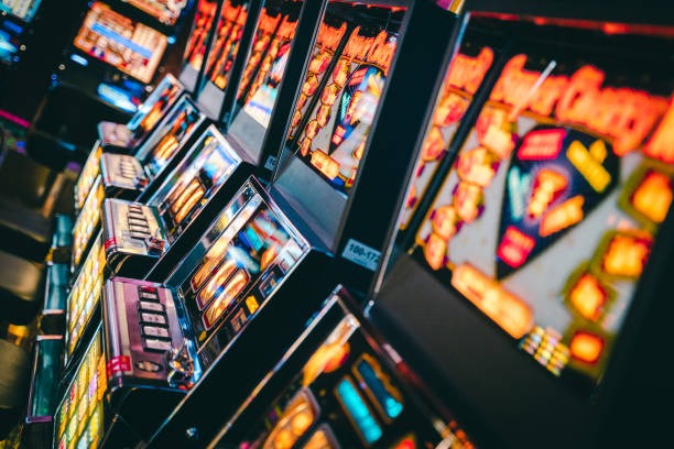 Mobile interface showing live-dealer table selection and betting options at link sarana365