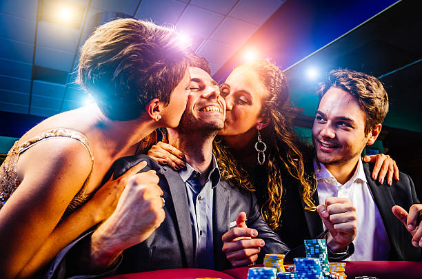 Live dealer at blackjack table in link sarana365 studio